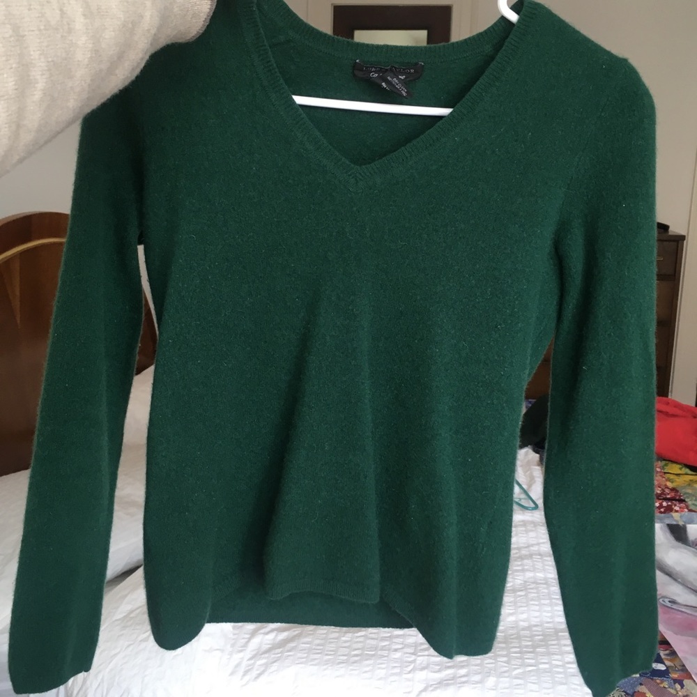 Women’s XS 100% Cashmere Lord & Taylor Sweater